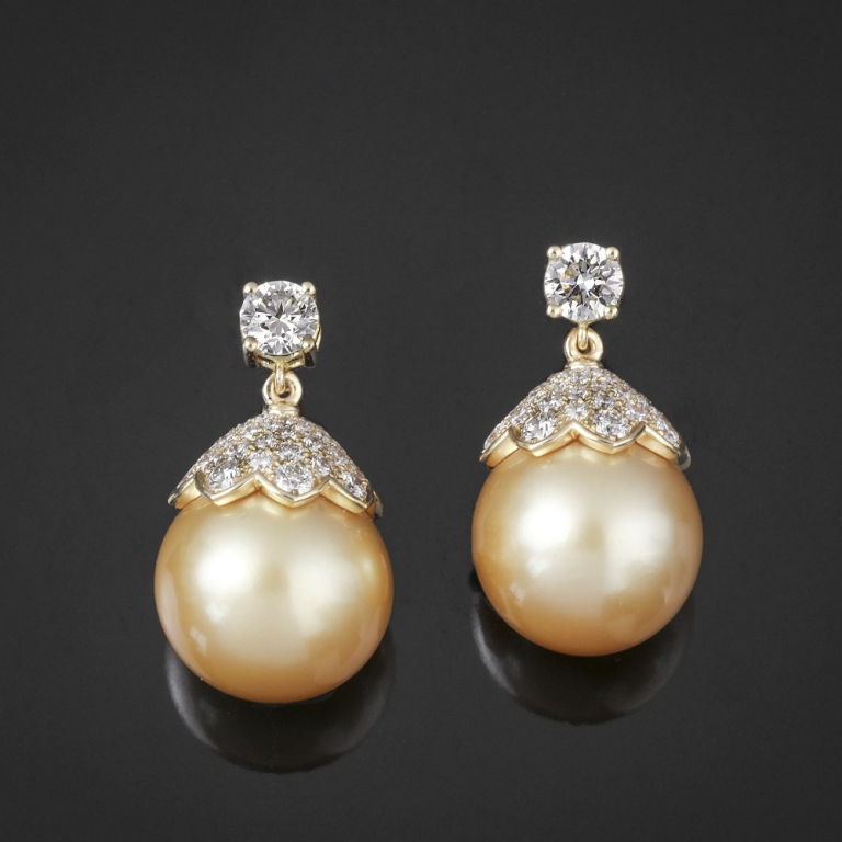 Anita, Pearl and diamond earrings